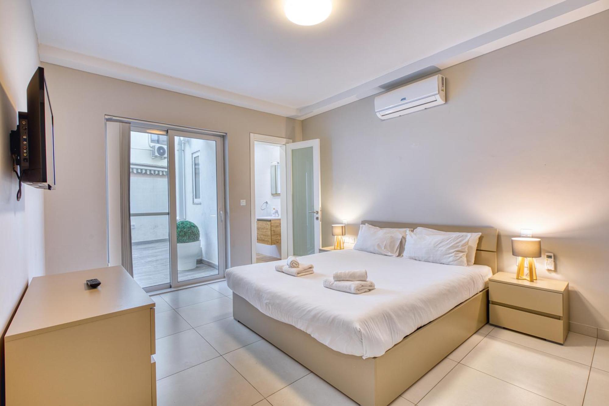 Unique Two Bedroom Apt With Huge Outdoor Area And Close To Entertainment Is-Swieqi Bagian luar foto